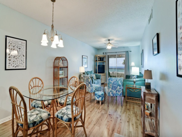 Holmes Beach 2 Bedroom Beach Front Vacation Rental Sleeps 4